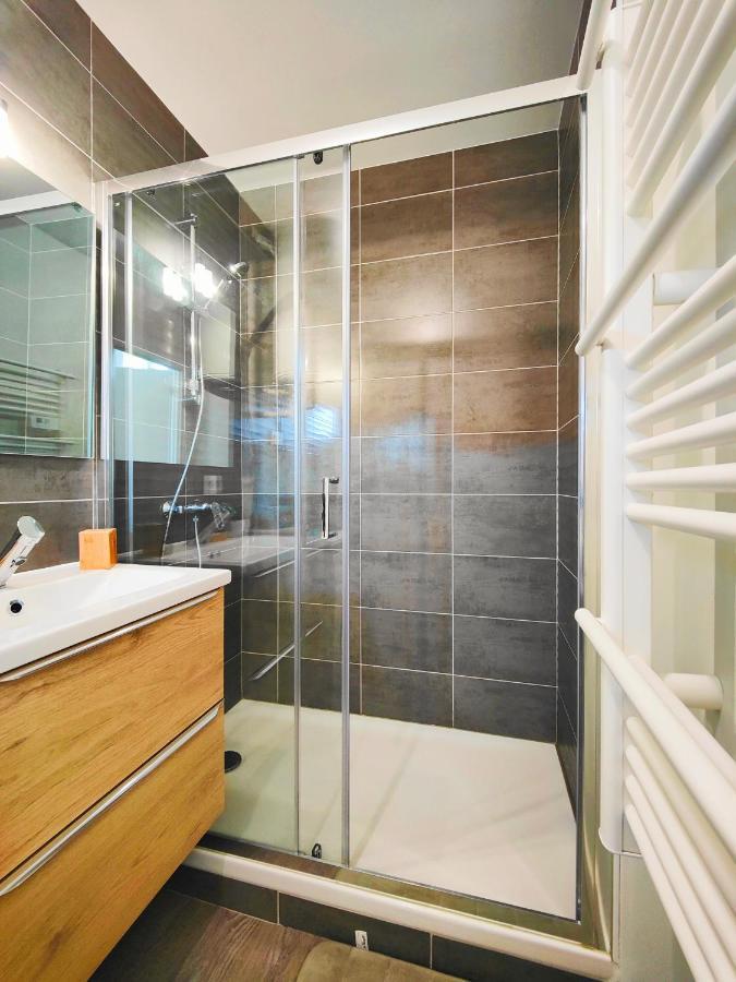 Апартаменты Agreable T2 Neuf -Le Dome- Риом Экстерьер фото